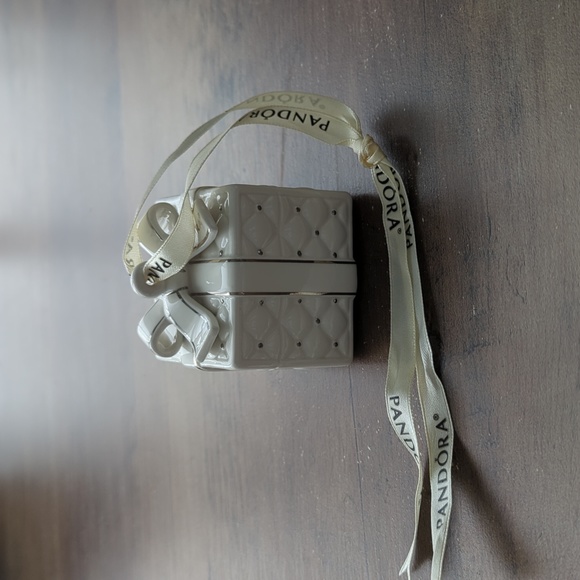Pandora Collectable 2016 Christmas Ornament - Picture 3 of 4